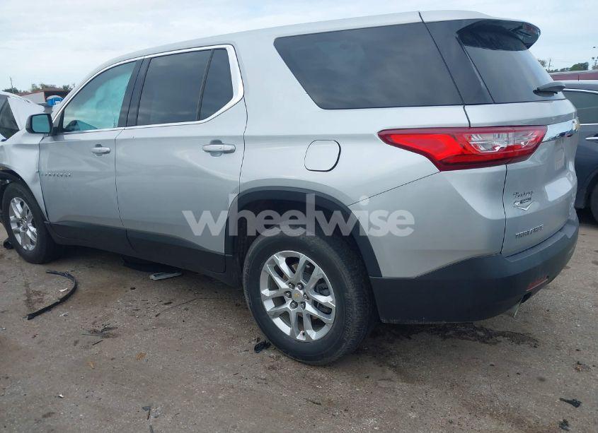 Photo 3 of 2021 Chevrolet Traverse FWD LS (VIN 1GNERFKW9MJ228909)