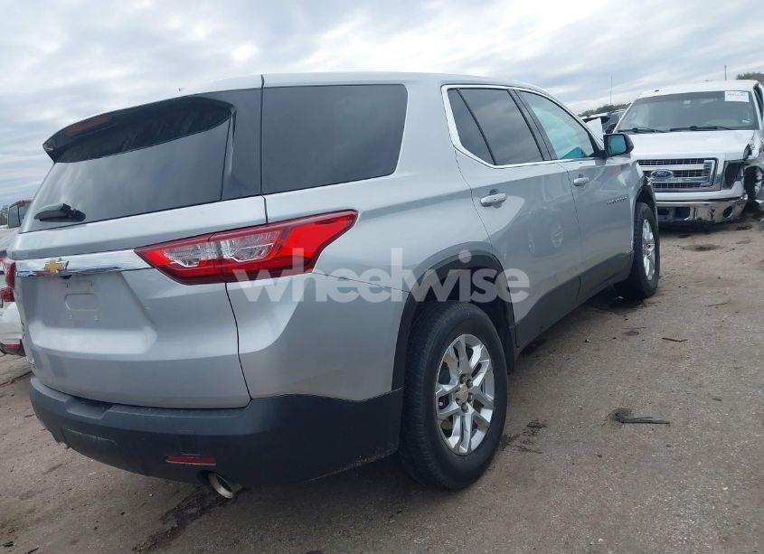 Photo 4 of 2021 Chevrolet Traverse FWD LS (VIN 1GNERFKW9MJ228909)