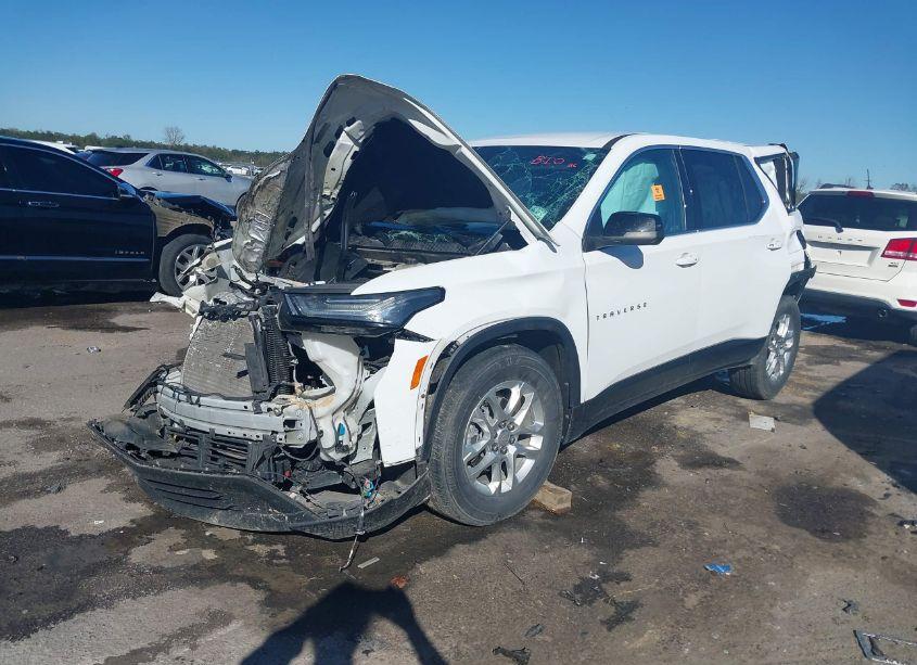 Photo 2 of 2022 Chevrolet Traverse FWD LS (VIN 1GNERFKW9NJ118766)