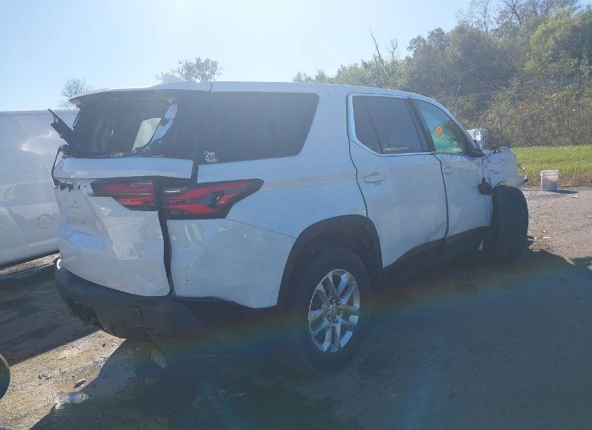 Photo 4 of 2022 Chevrolet Traverse FWD LS (VIN 1GNERFKW9NJ118766)