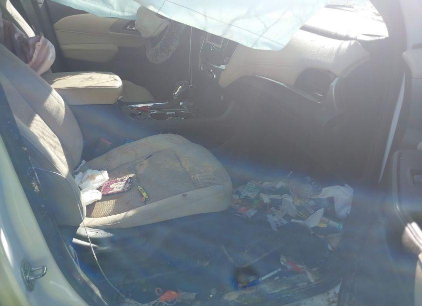 Photo 5 of 2022 Chevrolet Traverse FWD LS (VIN 1GNERFKW9NJ118766)