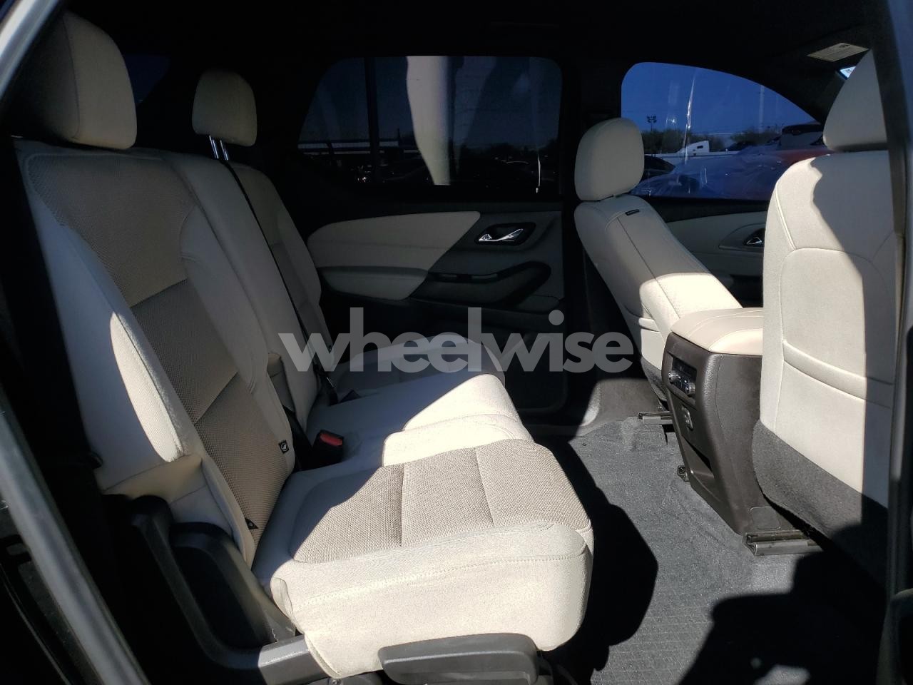 Photo 11 of 2022 CHEVROLET TRAVERSE LS (VIN 1GNERFKW9NJ182046)