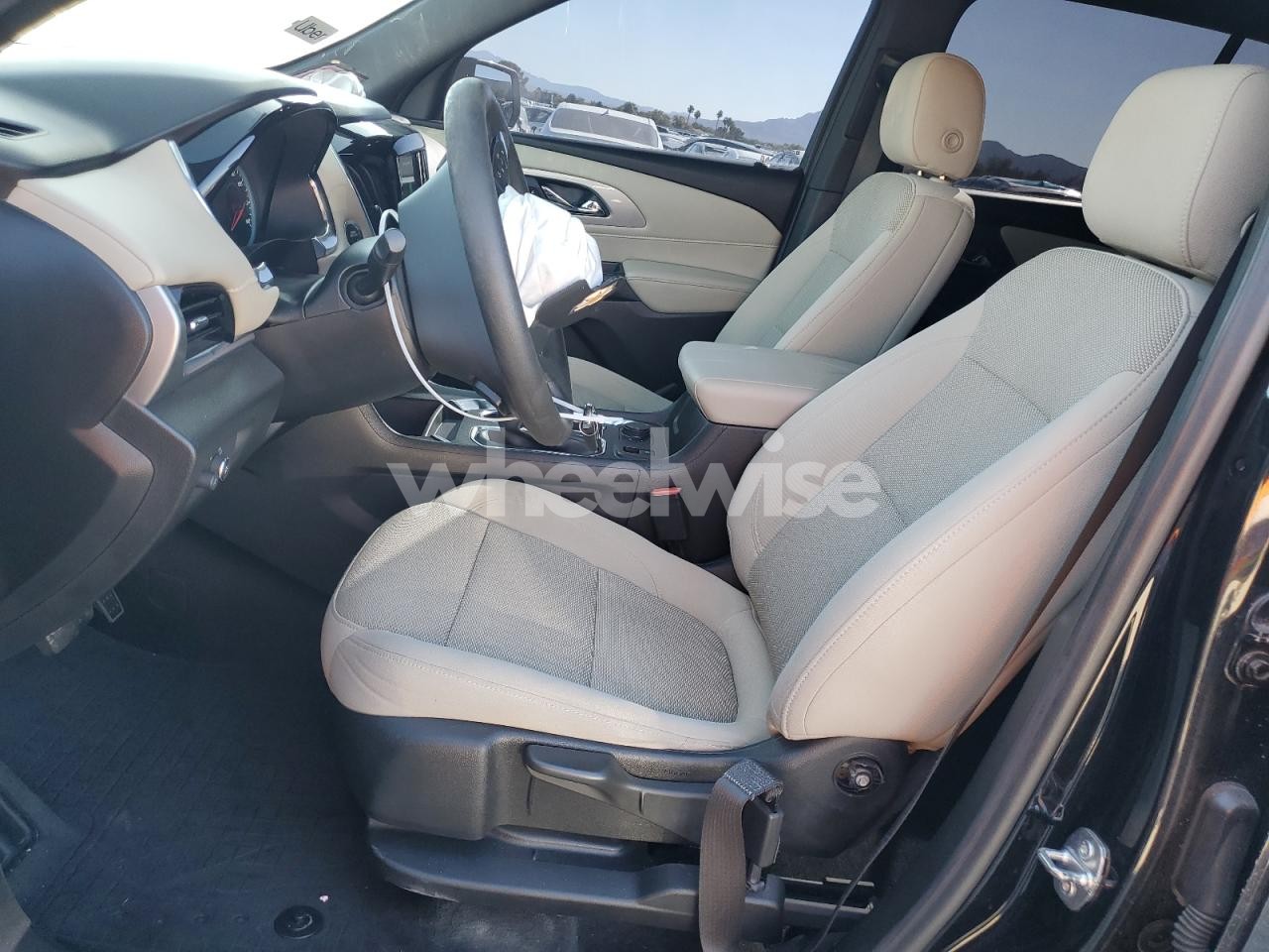 Photo 7 of 2022 CHEVROLET TRAVERSE LS (VIN 1GNERFKW9NJ182046)