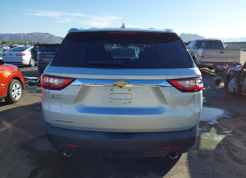 Photo 16 of 2018 Chevrolet Traverse LS (VIN 1GNERFKWXJJ247237)