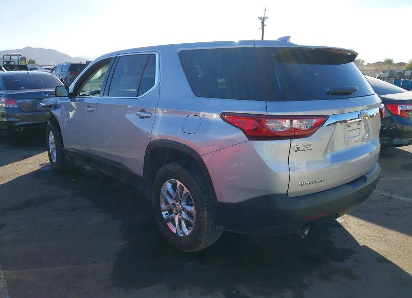 Photo 3 of 2018 Chevrolet Traverse LS (VIN 1GNERFKWXJJ247237)