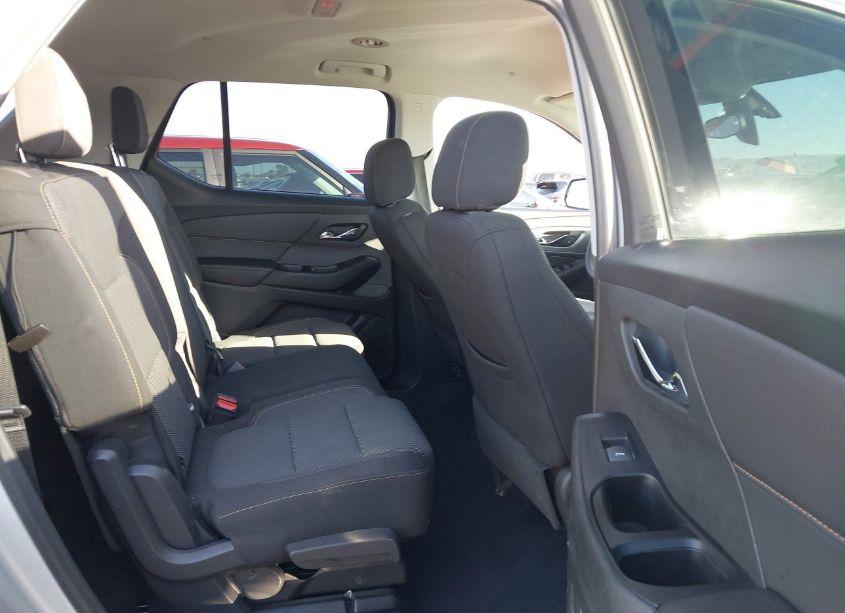 Photo 8 of 2018 Chevrolet Traverse LS (VIN 1GNERFKWXJJ247237)