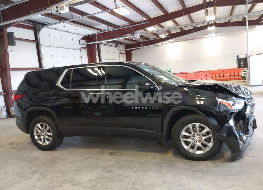 Photo 13 of 2019 Chevrolet Traverse LS (VIN 1GNERFKWXKJ280854)