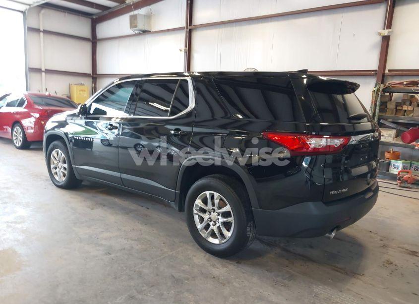 Photo 3 of 2019 Chevrolet Traverse LS (VIN 1GNERFKWXKJ280854)