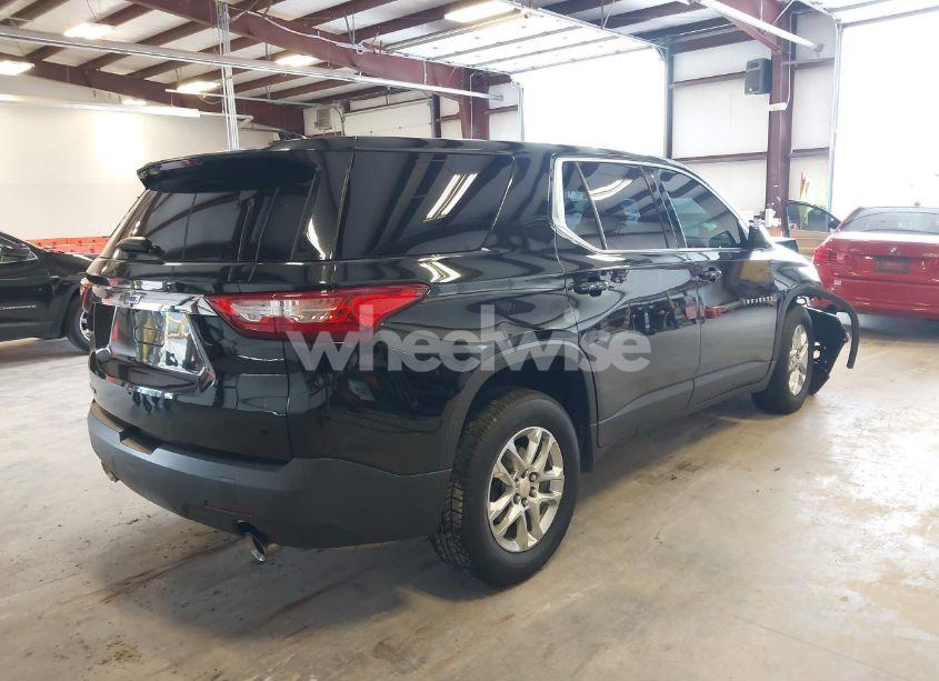 Photo 4 of 2019 Chevrolet Traverse LS (VIN 1GNERFKWXKJ280854)