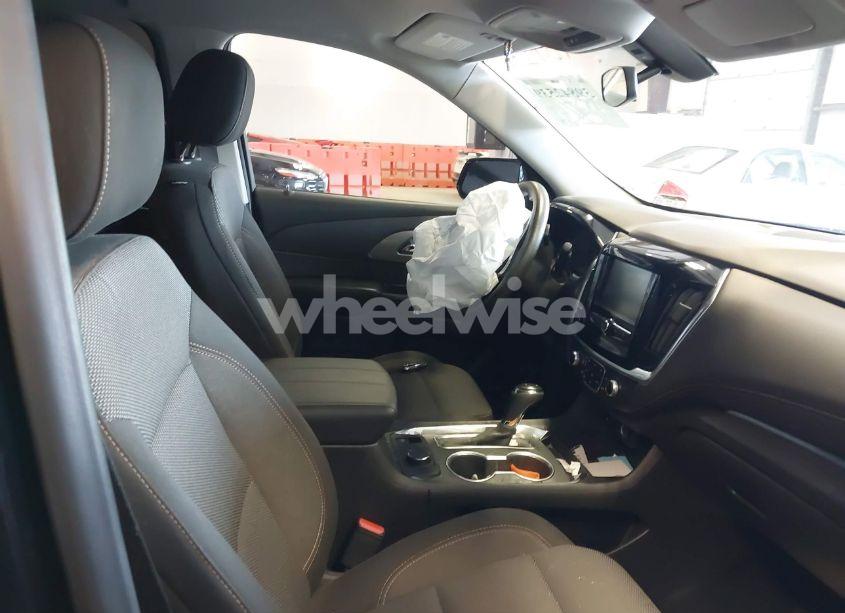 Photo 5 of 2019 Chevrolet Traverse LS (VIN 1GNERFKWXKJ280854)