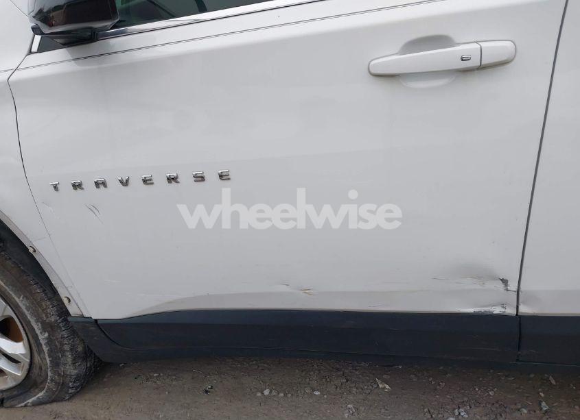 Photo 17 of 2020 Chevrolet Traverse FWD LS (VIN 1GNERFKWXLJ101312)