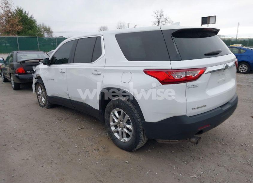 Photo 3 of 2020 Chevrolet Traverse FWD LS (VIN 1GNERFKWXLJ101312)