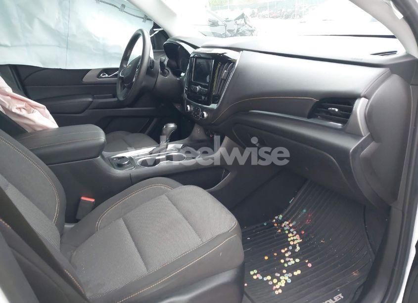 Photo 5 of 2020 Chevrolet Traverse FWD LS (VIN 1GNERFKWXLJ101312)