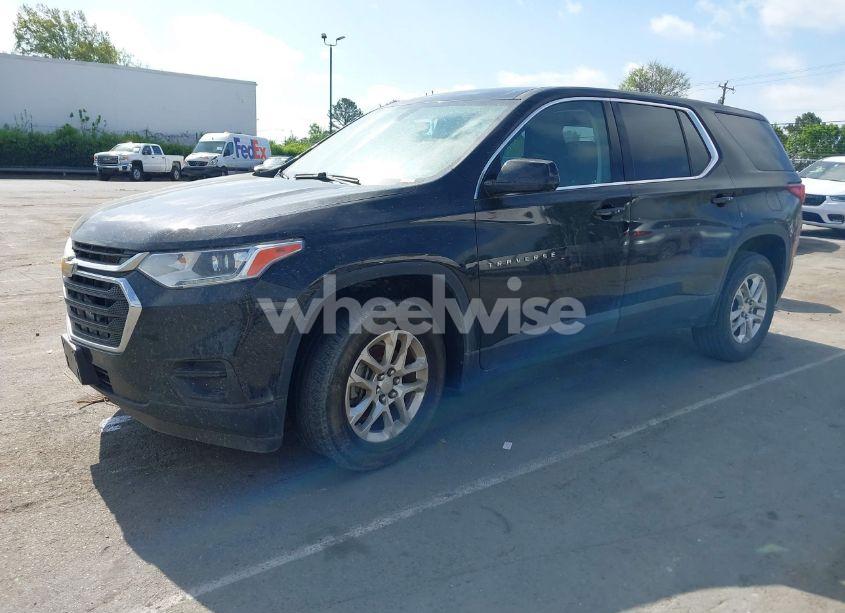 Photo 2 of 2020 Chevrolet Traverse FWD LS (VIN 1GNERFKWXLJ204066)