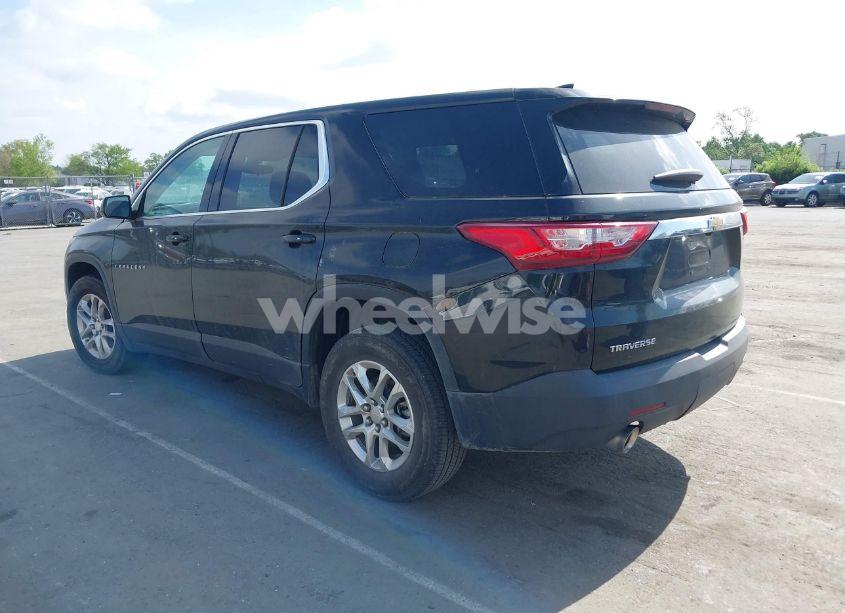 Photo 3 of 2020 Chevrolet Traverse FWD LS (VIN 1GNERFKWXLJ204066)