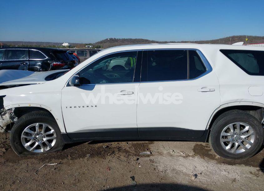 Photo 15 of 2020 Chevrolet Traverse FWD LS (VIN 1GNERFKWXLJ204133)