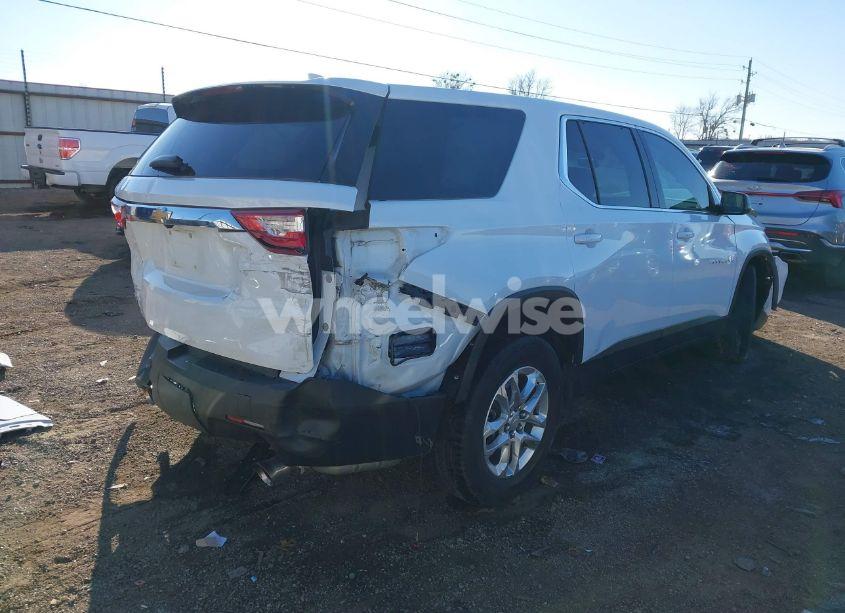 Photo 4 of 2020 Chevrolet Traverse FWD LS (VIN 1GNERFKWXLJ204133)