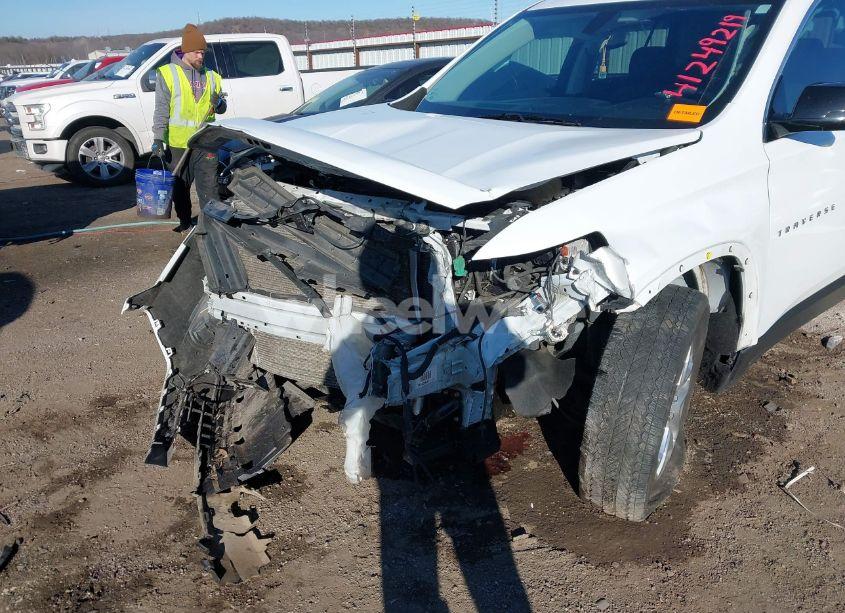 Photo 6 of 2020 Chevrolet Traverse FWD LS (VIN 1GNERFKWXLJ204133)