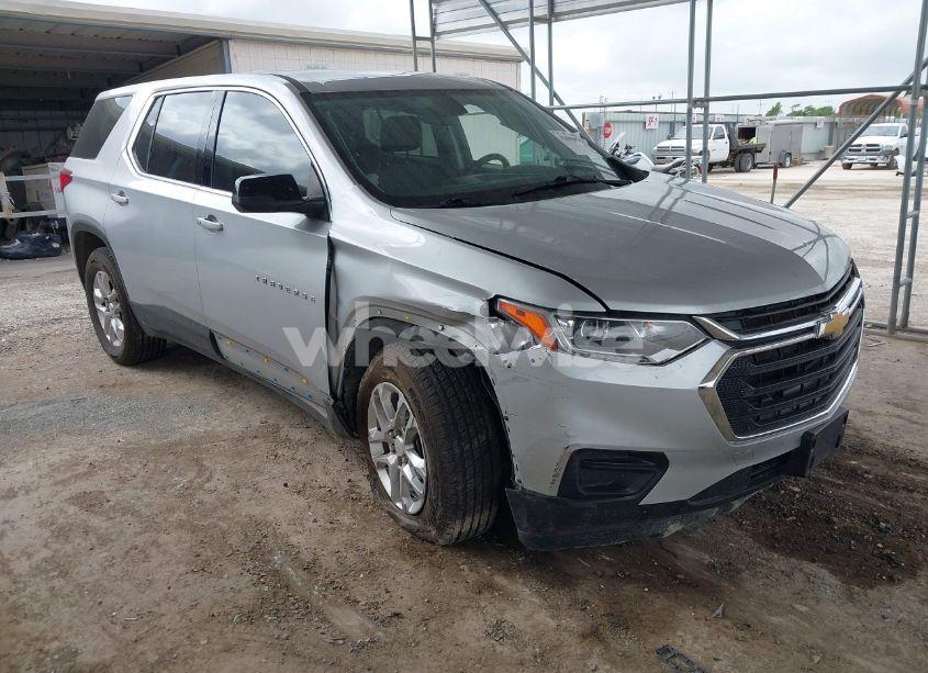 2021 Chevrolet Traverse FWD LS (VIN 1GNERFKWXMJ232175) main photo