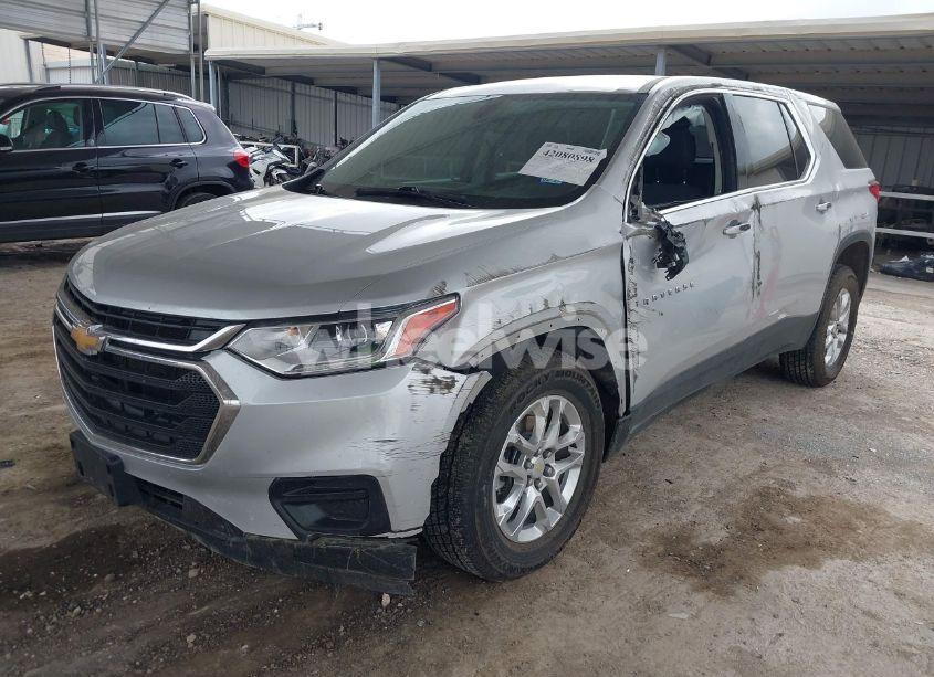 Photo 2 of 2021 Chevrolet Traverse FWD LS (VIN 1GNERFKWXMJ232175)