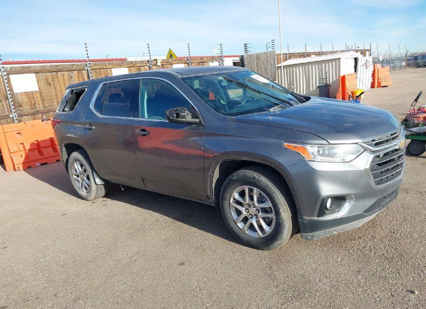 2021 Chevrolet Traverse FWD LS (VIN 1GNERFKWXMJ244777) main photo