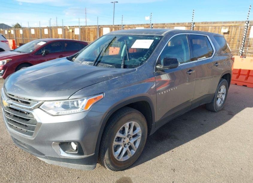 Photo 2 of 2021 Chevrolet Traverse FWD LS (VIN 1GNERFKWXMJ244777)