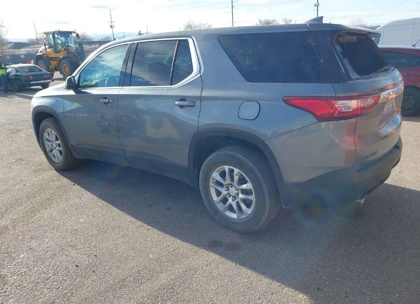 Photo 3 of 2021 Chevrolet Traverse FWD LS (VIN 1GNERFKWXMJ244777)