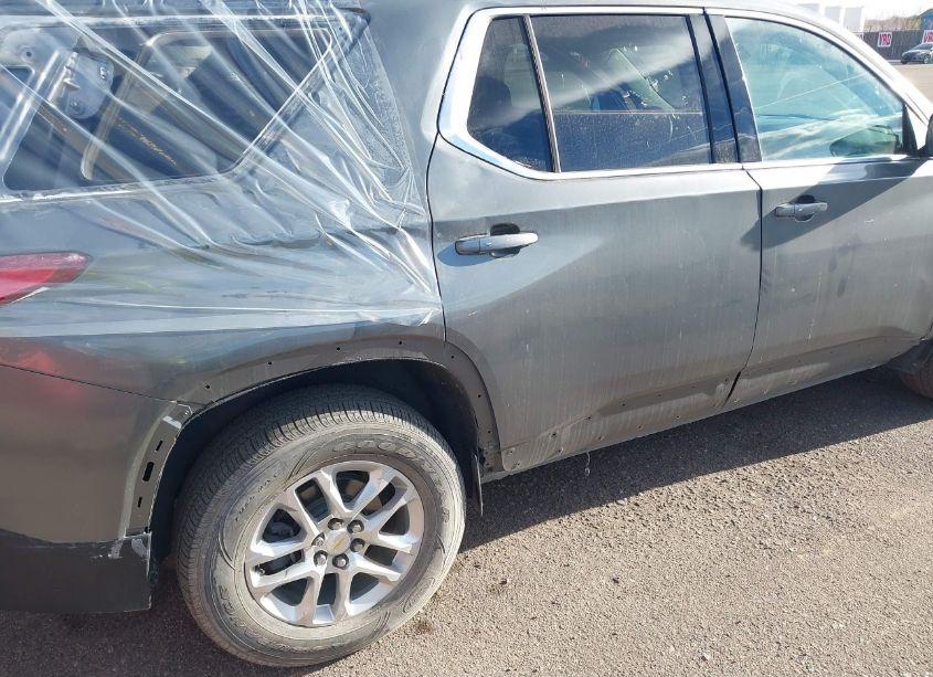 Photo 6 of 2021 Chevrolet Traverse FWD LS (VIN 1GNERFKWXMJ244777)