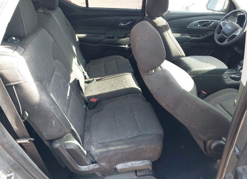 Photo 8 of 2021 Chevrolet Traverse FWD LS (VIN 1GNERFKWXMJ244777)