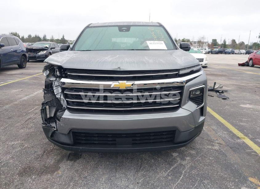 Photo 13 of 2024 Chevrolet Traverse FWD LT (VIN 1GNERGKS2RJ156560)
