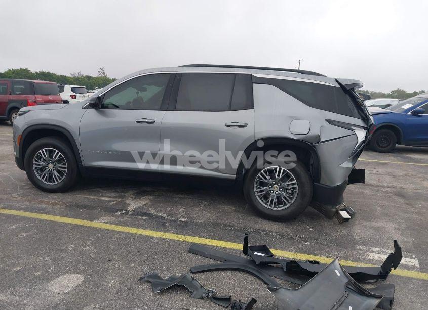 Photo 15 of 2024 Chevrolet Traverse FWD LT (VIN 1GNERGKS2RJ156560)