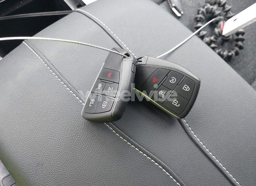 Photo 11 of 2024 Chevrolet Traverse FWD LT (VIN 1GNERGKS4RJ200591)