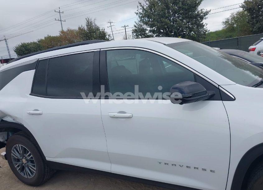 Photo 13 of 2024 Chevrolet Traverse FWD LT (VIN 1GNERGKS4RJ200591)