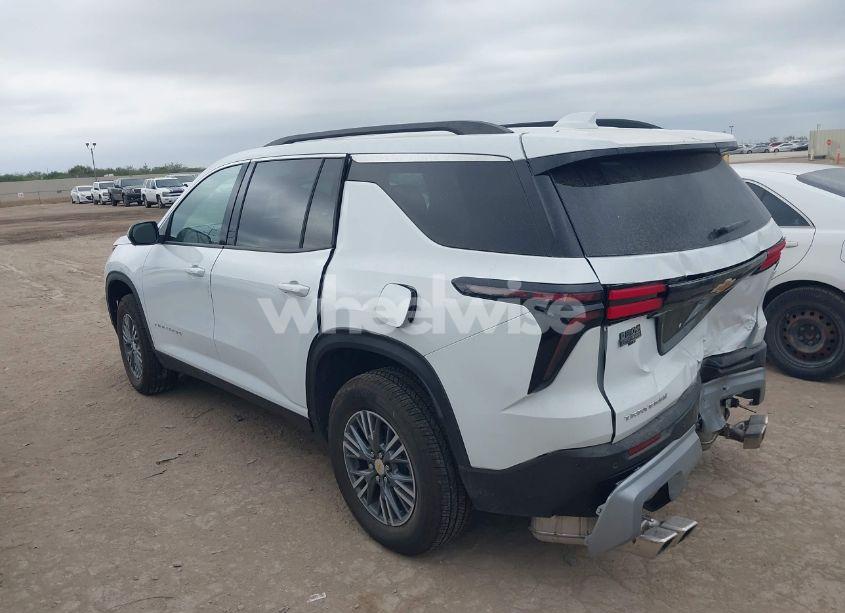 Photo 3 of 2024 Chevrolet Traverse FWD LT (VIN 1GNERGKS4RJ200591)