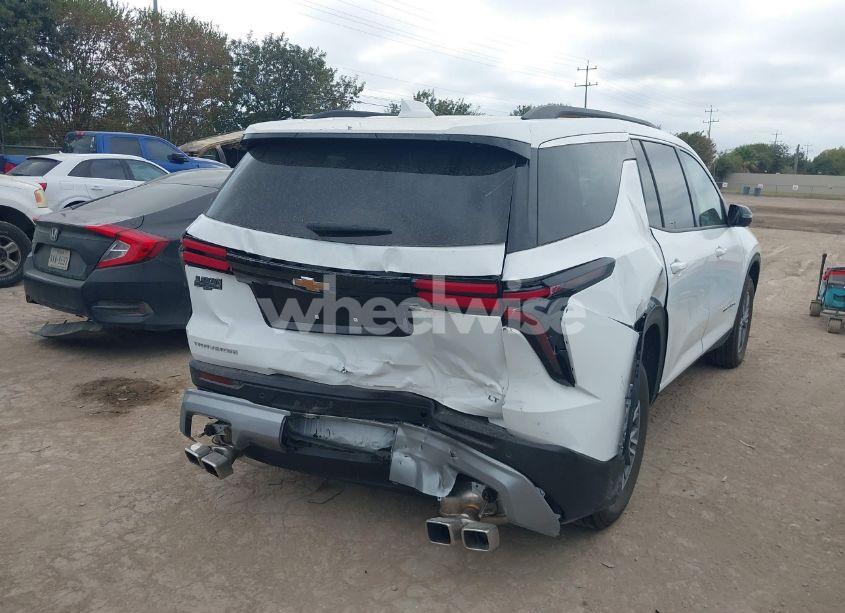 Photo 6 of 2024 Chevrolet Traverse FWD LT (VIN 1GNERGKS4RJ200591)