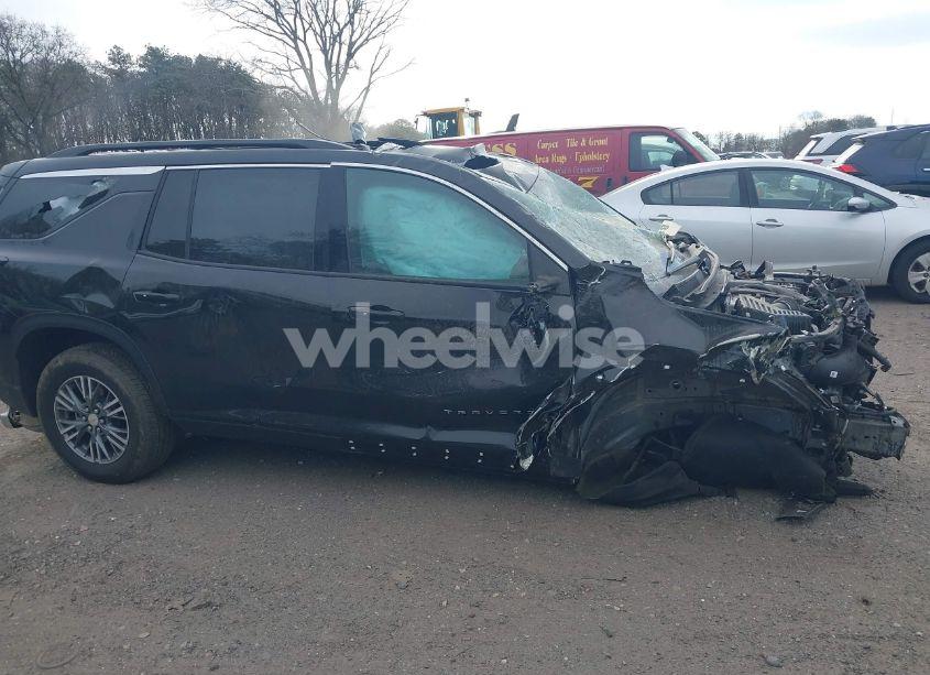 Photo 12 of 2024 Chevrolet Traverse FWD LT (VIN 1GNERGKS5RJ204696)