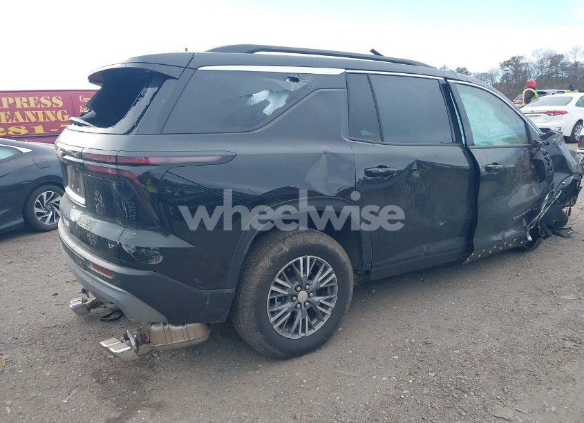 Photo 4 of 2024 Chevrolet Traverse FWD LT (VIN 1GNERGKS5RJ204696)