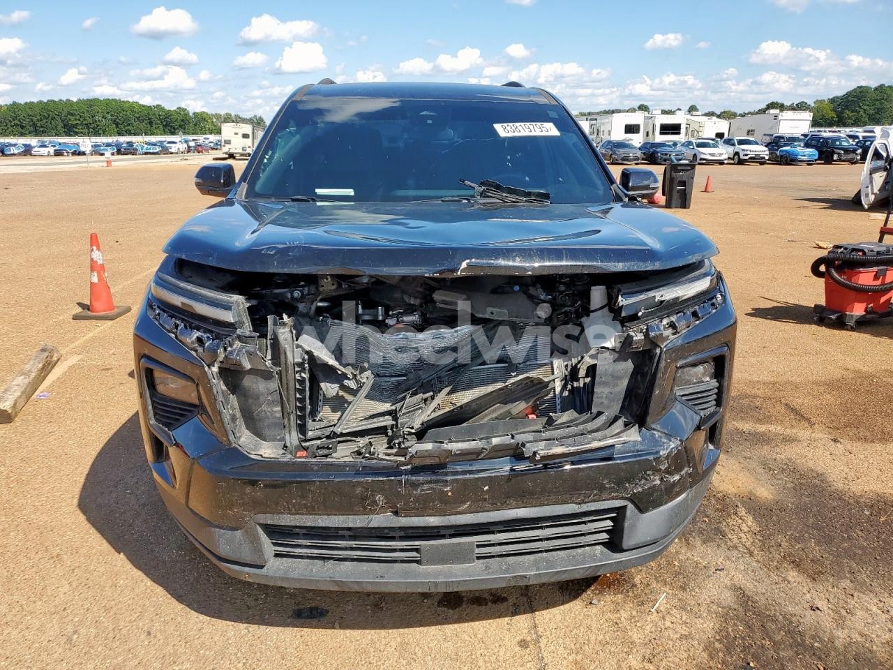 Photo 5 of 2024 CHEVROLET TRAVERSE LT (VIN 1GNERGKS6RJ168629)