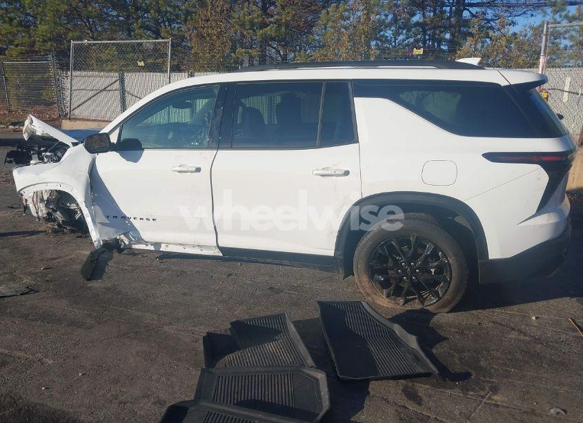 Photo 13 of 2024 Chevrolet Traverse FWD LT (VIN 1GNERGKS8RJ202361)