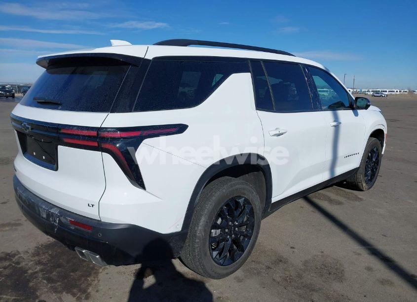 Photo 4 of 2024 Chevrolet Traverse FWD LT (VIN 1GNERGKSXRJ177642)