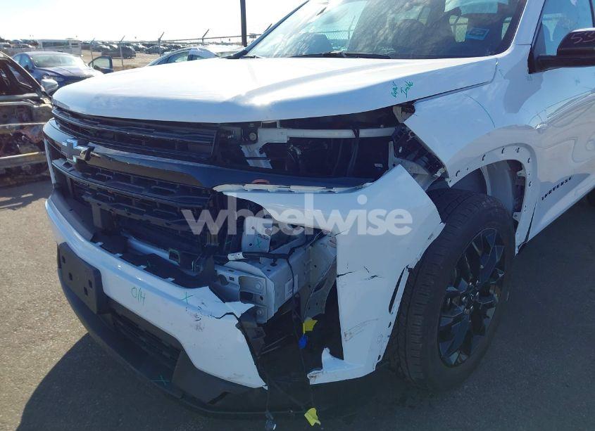 Photo 6 of 2024 Chevrolet Traverse FWD LT (VIN 1GNERGKSXRJ177642)