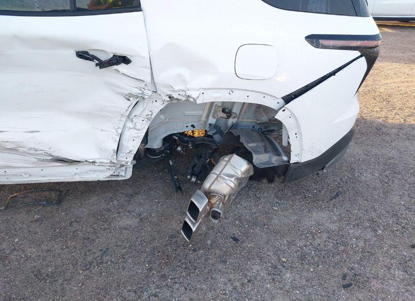 Photo 6 of 2024 Chevrolet Traverse FWD LT (VIN 1GNERGKSXRJ198359)