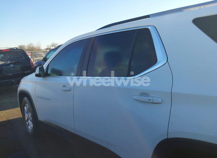 Photo 14 of 2018 Chevrolet Traverse 1LT (VIN 1GNERGKW0JJ116453)