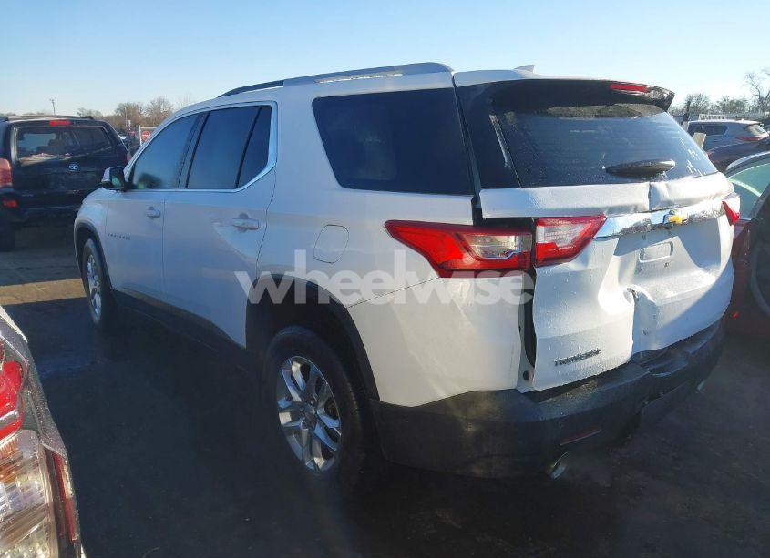 Photo 3 of 2018 Chevrolet Traverse 1LT (VIN 1GNERGKW0JJ116453)