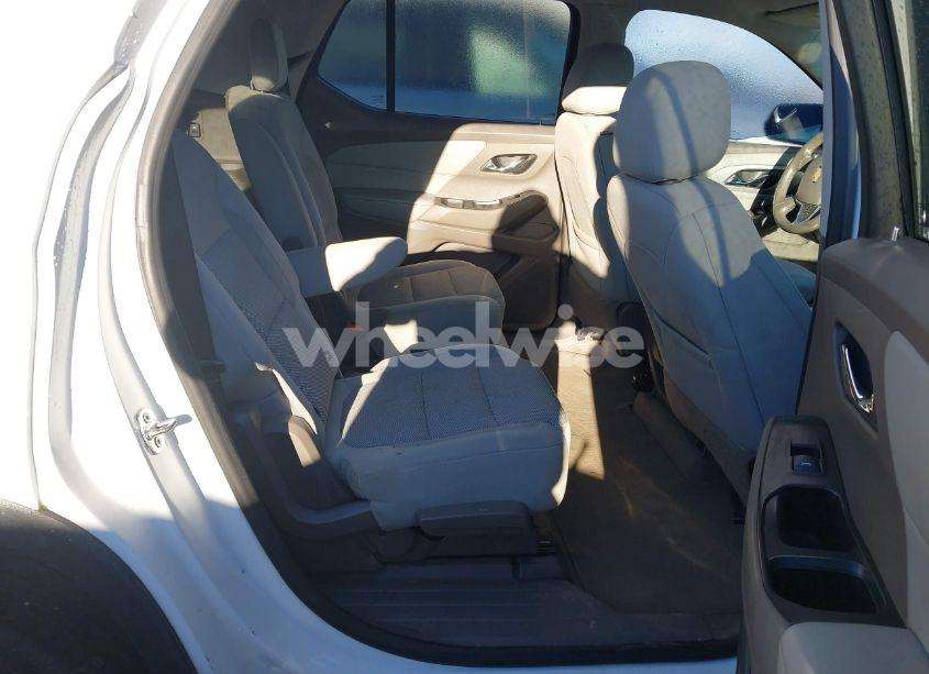 Photo 8 of 2018 Chevrolet Traverse 1LT (VIN 1GNERGKW0JJ116453)