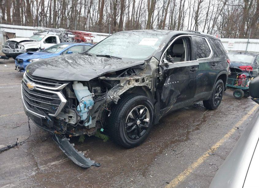 Photo 2 of 2018 Chevrolet Traverse 1LT (VIN 1GNERGKW0JJ129820)