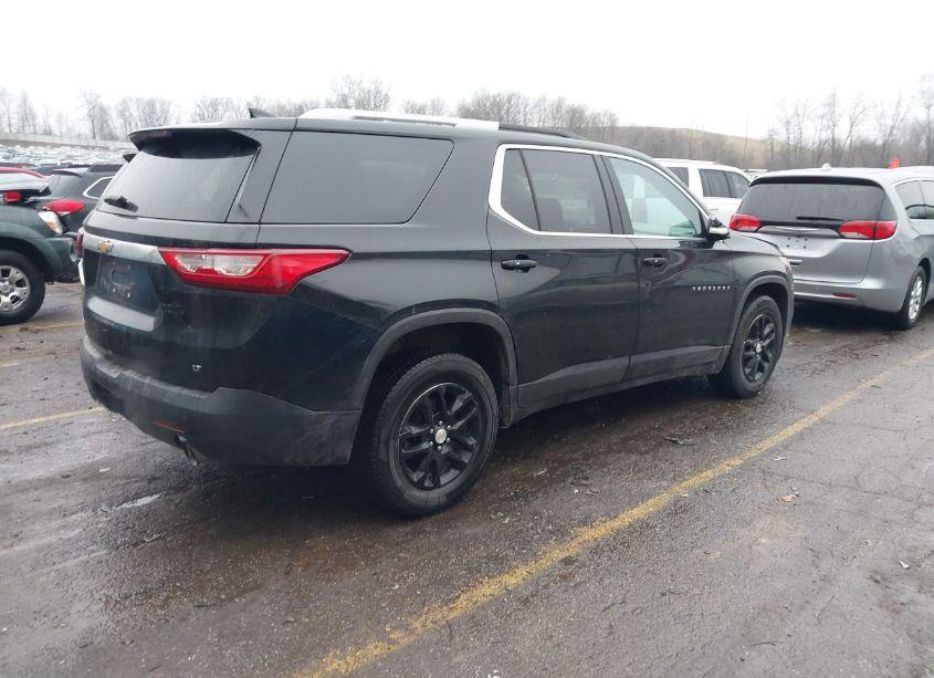 Photo 4 of 2018 Chevrolet Traverse 1LT (VIN 1GNERGKW0JJ129820)