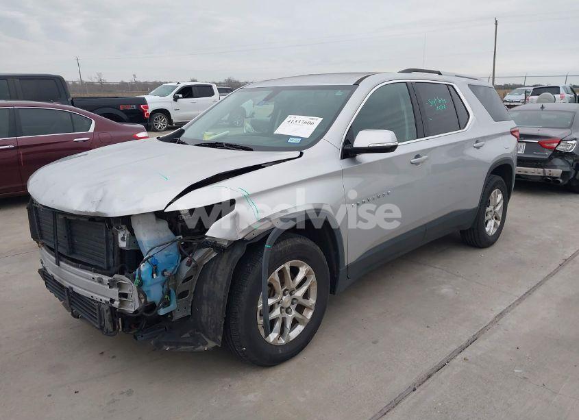 Photo 2 of 2018 Chevrolet Traverse 1LT (VIN 1GNERGKW0JJ153244)