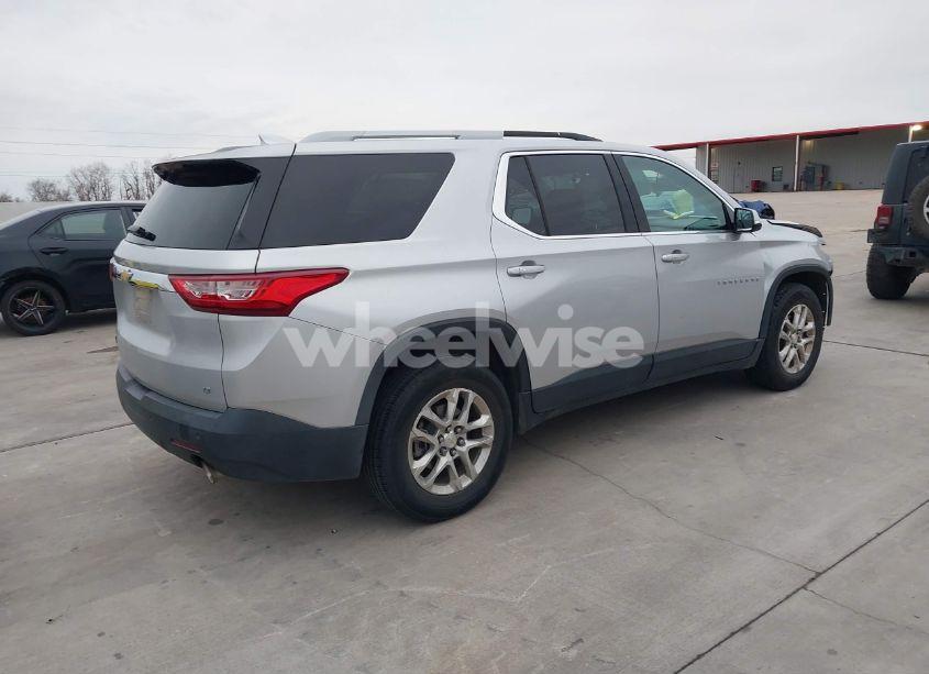 Photo 4 of 2018 Chevrolet Traverse 1LT (VIN 1GNERGKW0JJ153244)