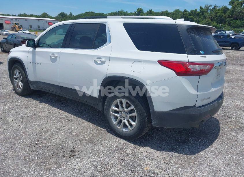 Photo 3 of 2018 Chevrolet Traverse 1LT (VIN 1GNERGKW0JJ185871)